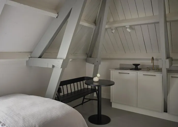 Отель Boutique Benedict 5*